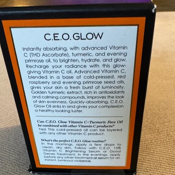 Sunday Riley C.E.O. Glow Vitamin C + Turmeric Face Oil - Picture 2 of 4